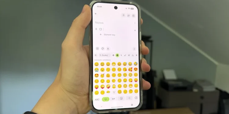 Google ma dość nudnych emotek. Płaskie buźki idą do kosza