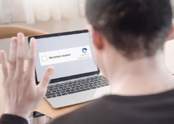 Udowodnisz, że nie jesteś robotem, robiąc z siebie pajaca. Dziwny pomysł Google'a