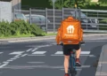 Rząd olał pracowników. Pyszne.pl idzie w wyzysk kurierów
