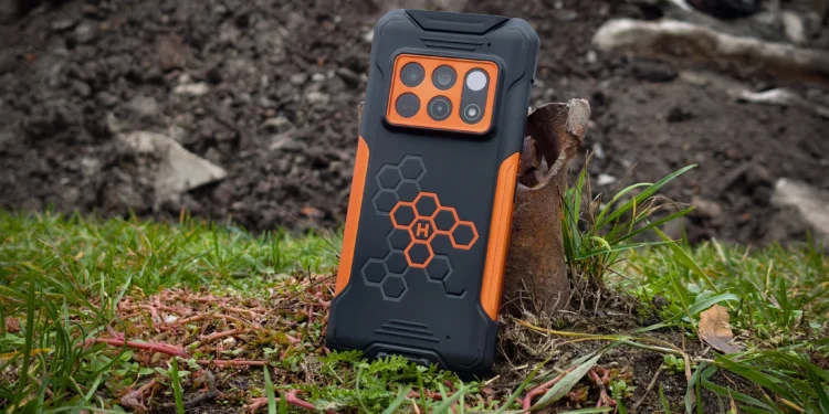 Telefon do zadań specjalnych. HAMMER CONSTRUCTION 3 THERMAL 5G widzi niewidzialne