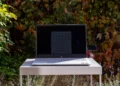 Jeden laptop na studia, do pracy i na wieczór. HP OmniBook 3 dobrze rozumie swoją rolę