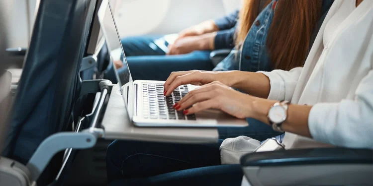 Wi-Fi na w samolocie to nowy standard. Tylko u nielicznych działa, jak należy