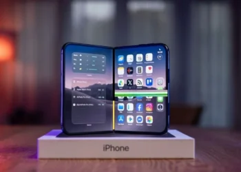 Apple reaguje na aferę z iPhone'em Duo. Ekrany naprawdę pękają