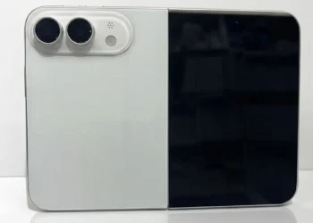 Składany iPhone na nowych zdjęciach. Jedna decyzja Apple'a może rozczarować