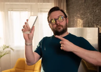 iPhone z marzeń Apple w końcu powstaje. I tak nie poszli na całość