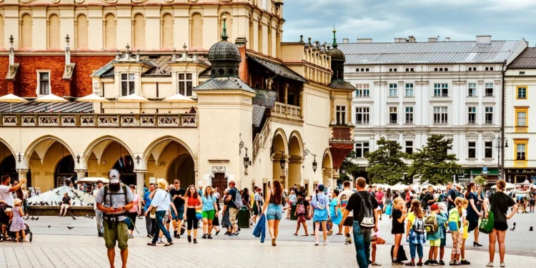Przyjeżdżają, hałasują, przeszkadzają. Kraków traci cierpliwość 