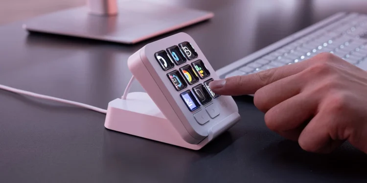 Logitech chce zmienić sposób pracy programistów. MX Keypad to ich nowe centrum dowodzenia