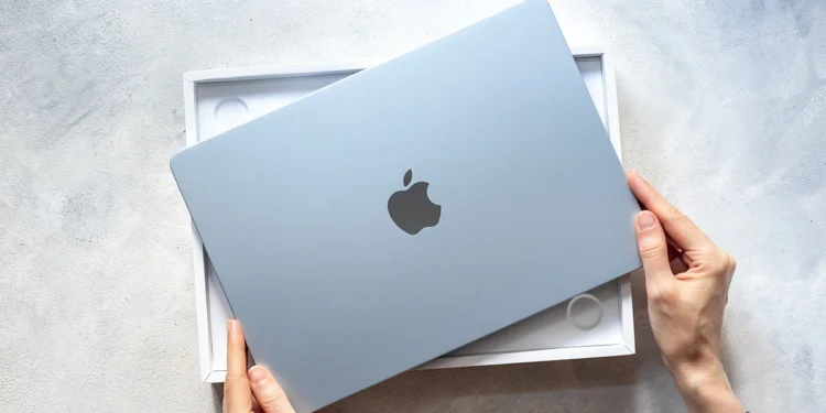 Chcesz kupić MacBooka Air, to się pospiesz. Apple nie nadąża z dostawami