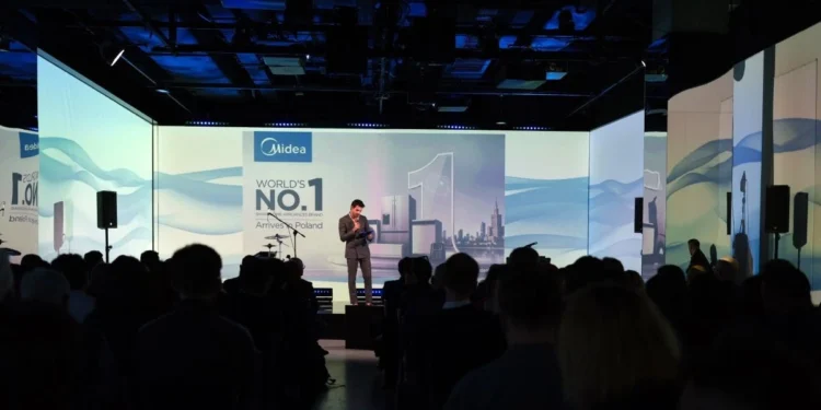 Midea Group wzmacnia obecność na polskim rynku. Marka zaprosiła gości do półimmersyjnego świata technologii i designu