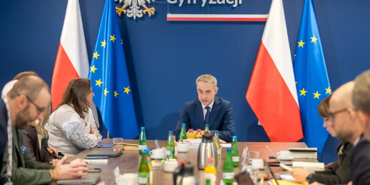 Big Techy obiecują przestrzegać prawa. Wielki sukces ministra
