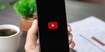 Google chce, żebyś czytał YouTube'a, a nie go oglądał