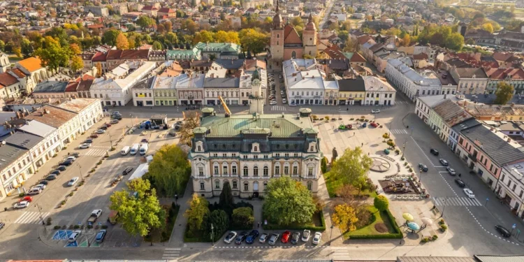 Maszty i wiatraki mają godnego kompana. Protestujący mają nowy cel