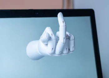 OpenAI po ataku na Altmana: winne „doomerskie” narracje