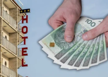 Jedziesz na urlop? Do rachunku doliczą nowy podatek