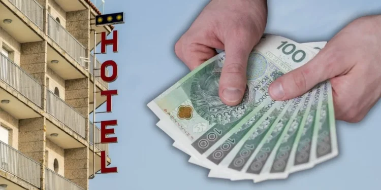 Jedziesz na urlop? Do rachunku doliczą nowy podatek