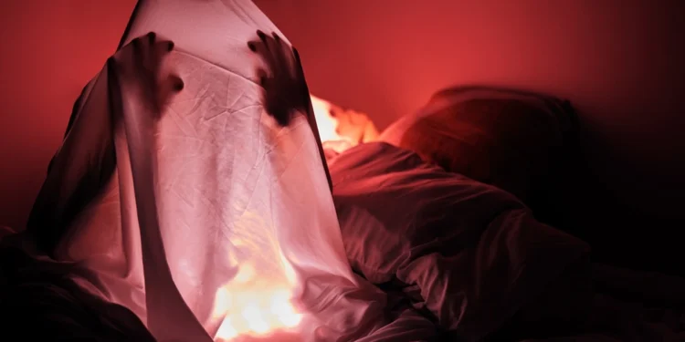 Książka z wbudowanym portalem. Skanujesz kod i przenosisz się o 40 lat