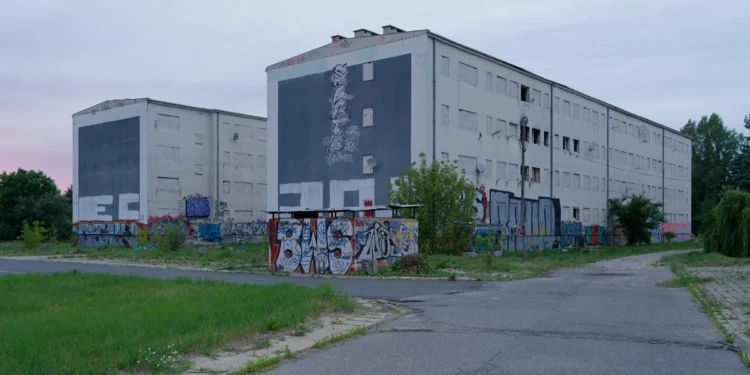 Nieudany eksperyment na mieszkańcach. Burzą osiedle, które nie miało prawa się udać 