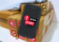Uważaj na te SMS-y o paczkach. Oszuści bezczelnie wykorzystali nowe prawo