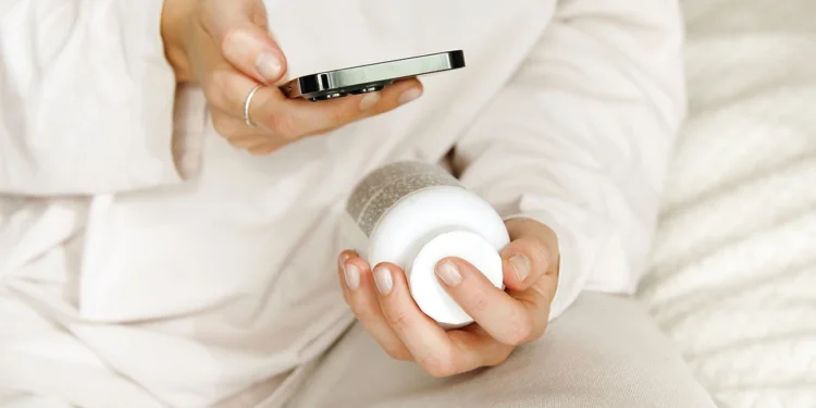 Polak po leki idzie do internetu. Na szczęście nie po wszystkie może