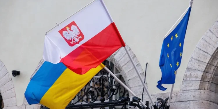 Ile osób przebywa w Polsce? Ciekawe dane z GUS