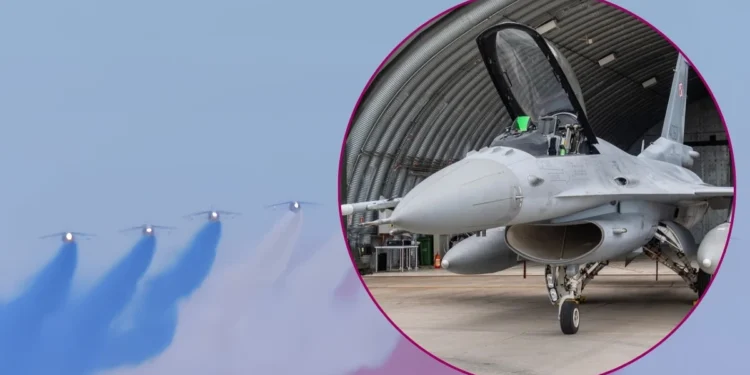 Polski F-16 przeciął niebo nad Paryżem. Nie trafił tam przypadkiem