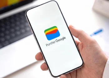 Google goni mObywatela. Ale to nie cyfrowe dokumenty przyciągną Polaków