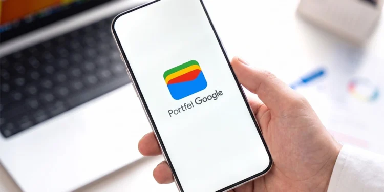 Google goni mObywatela. Ale to nie cyfrowe dokumenty przyciągną Polaków