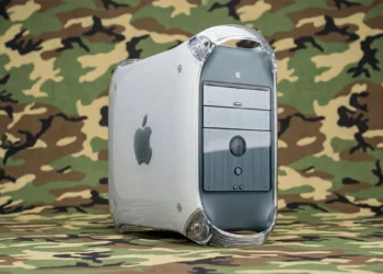 Apple wyprzedził Anthropic o 27 lat. Pentagon uznał ich komputer za broń