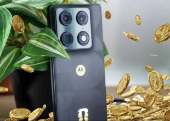 Motorola oddaje kasę za telefony. Nawet do 1500 zł, jeśli lubisz składaki