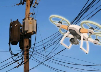 Dron do niszczenia sieci energetycznych. Ładunek jest w skrzydłach