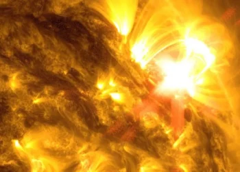 Dwa potężne rozbłyski. Słońce wybudziło się z drzemki