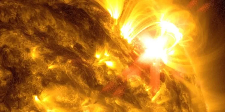 Dwa potężne rozbłyski. Słońce wybudziło się z drzemki