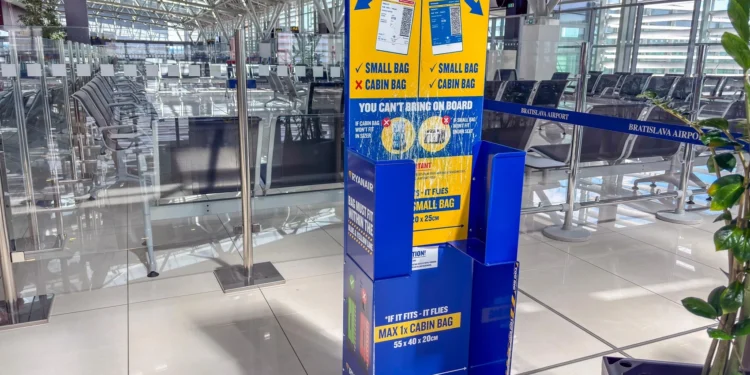 Ryanair bierze miarkę w ręce. Nasilają się kontrole bagażu na lotniskach