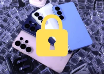 Telefon Samsunga cię ochroni. One UI 9.0 zablokuje podejrzane aplikacje