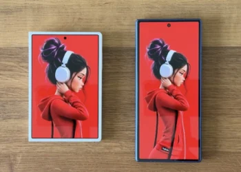 Galaxy Z Fold 8 vs Ford 7. Najlepsze zmiany z oficjalnych materiałów