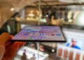 Była bruzda i nie ma. Galaxy Fold wreszcie jest płaski jak trzeba