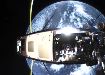 Satelita zrobił sobie selfie. Ma aparat z płynną soczewką
