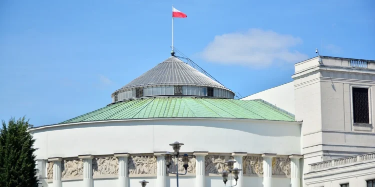 Sejm uchwalił bat na internet. Służby zablokują wybrane treści i strony