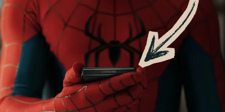 Skąd Spider-Man ma kasę na składany telefon? Czynsz nieopłacony, ale smartfon z górnej półki