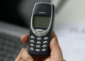 Dzwoni telefon, połowa autobusu łapie się za kieszenie. Co się stało z naszymi dzwonkami?