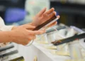 Ceny telefonów wymykają się spod kontroli. „Najlepszy czas na kupno był wczoraj”