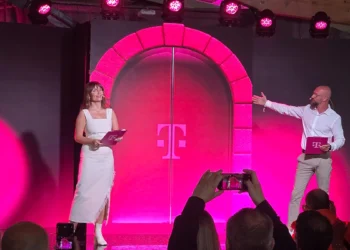 T-Mobile otwiera telewizję. I robi to w sposób, którego rynek dotąd unikał