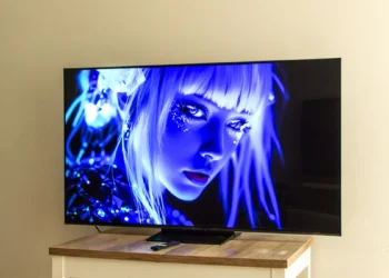 Absurdalnie dobra relacja ceny do możliwości. Telewizor TCL C7L – recenzja
