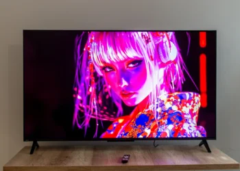 Matowe telewizory nareszcie w ludzkich cenach. Sprawdziłem awangardowego Metz 65MNH7000Z
