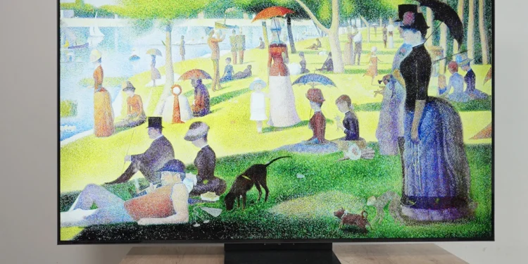 Ten telewizor chce zniknąć ze ściany. Ma się liczyć tylko piękno