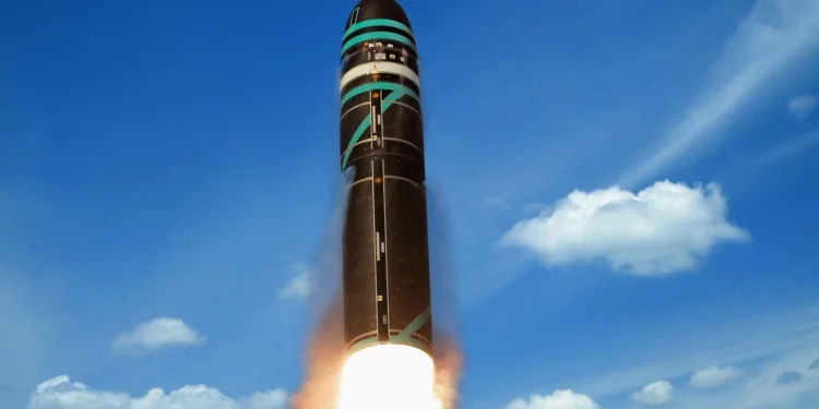 Atomowy miecz Francji rusza do akcji. Przetestują potężną rakietę balistyczną
