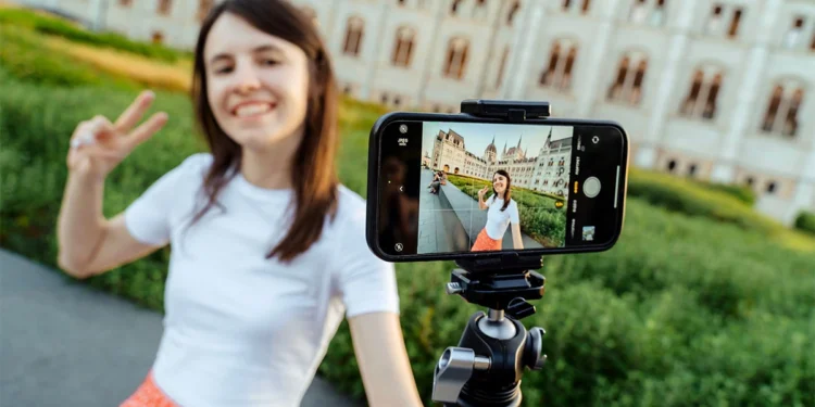 TikTok będzie biurem podróży. Wakacje sprzedadzą ci influencerzy