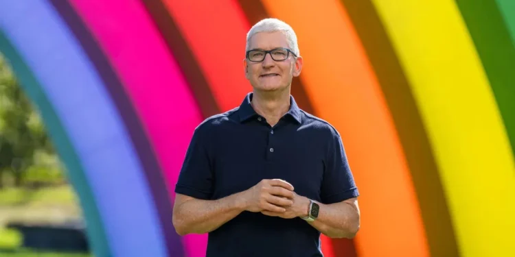 Cook odchodzi tylko na papierze? Apple wchodzi w niejasny układ władzy