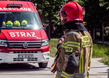 Tragiczny wypadek na Bemowie. Awionetka rozbiła się tuż przed lotniskiem