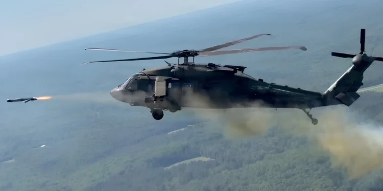 Black Hawk staje się groźnym niszczycielem. Odpali broń na 200 km